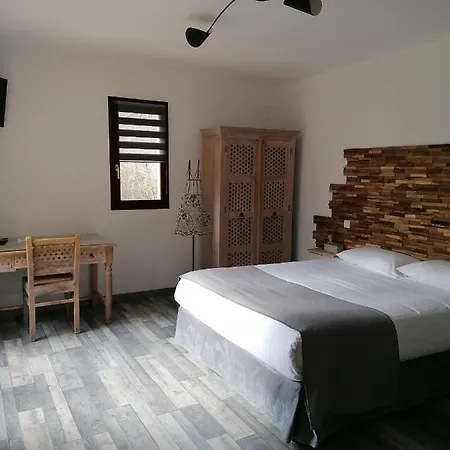 מלון Le Relais Du Touron 3*